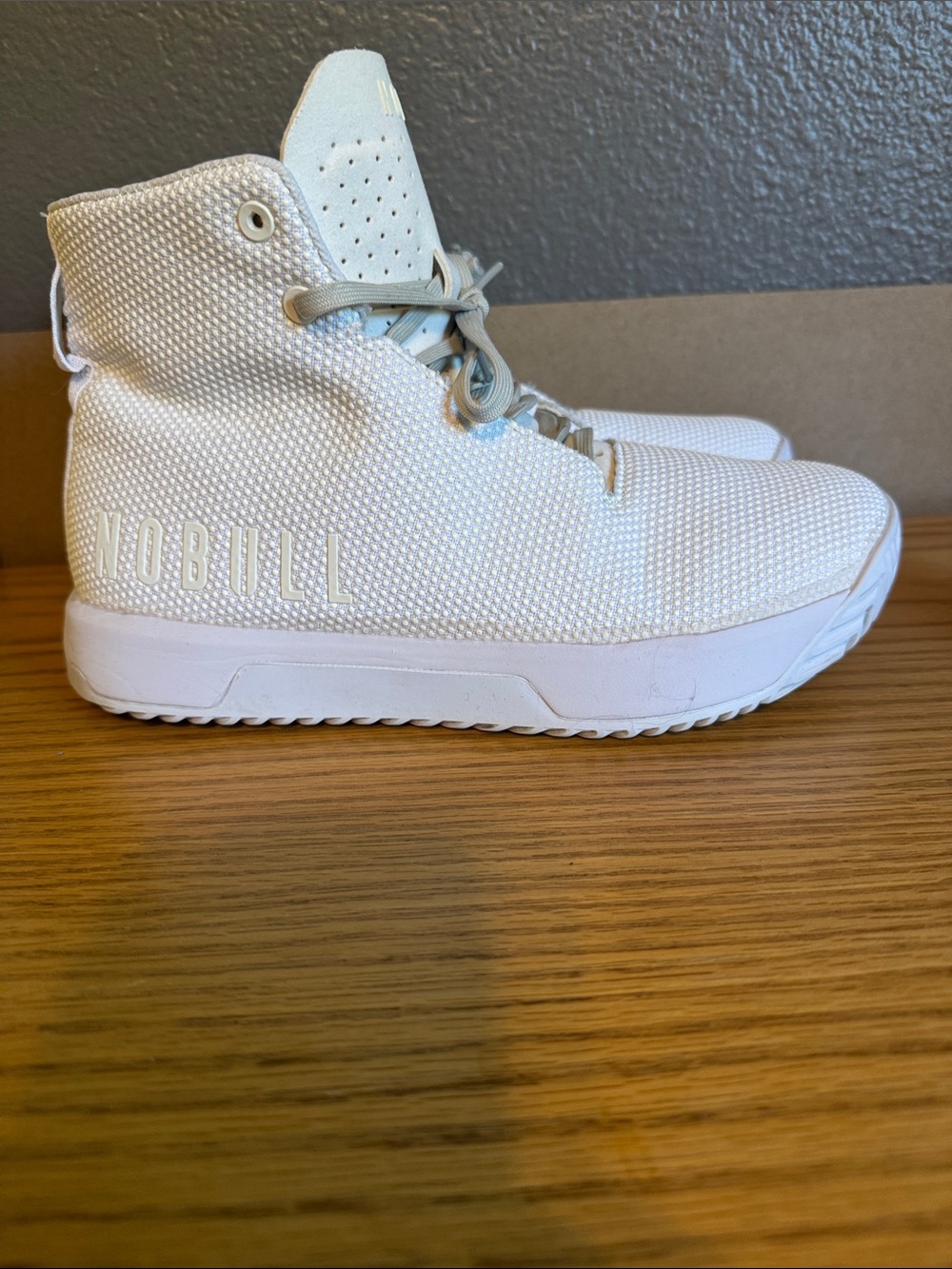 Women’s NOBULL workout shoes in size Women’s 9 (men’s 7.5) pure white. - Picture 2 of 10